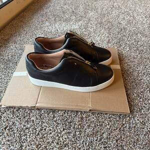 Vionic Splendid Ellis Black Leather Zip Up Performance Comfort Orthotic